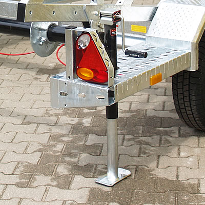 Trailer stabilisers provide stabilisation during loading.