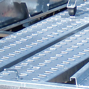 Aluminium loading skids. Light and durable.